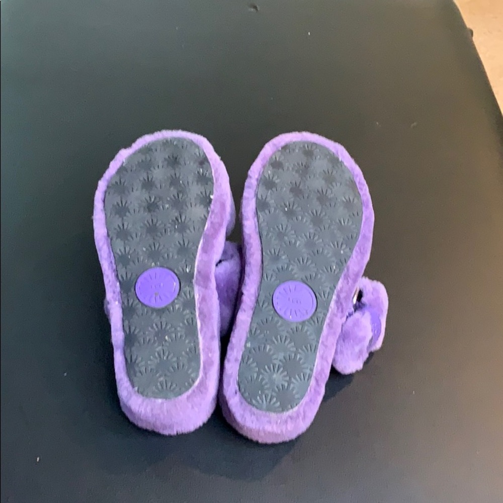 UGG Slippers adjustable buckles Size 7 - Picture 4 of 4